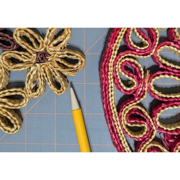 Set of 4 Vintage Straw/Wicker/Rattan Hot Pads/Trivets Floral Geometric Patterns - Picture 7 of 10